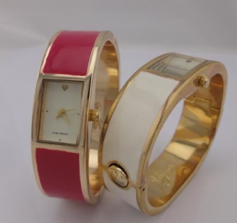 GK1587  Bangle Watch