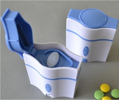 GK2338  Crusher And Cutter Pill Box    